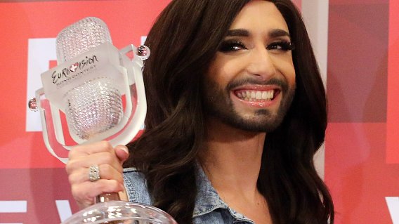 conchita-wurst-triumphiert--europa-feiert-queen-of-austria-41-52690451